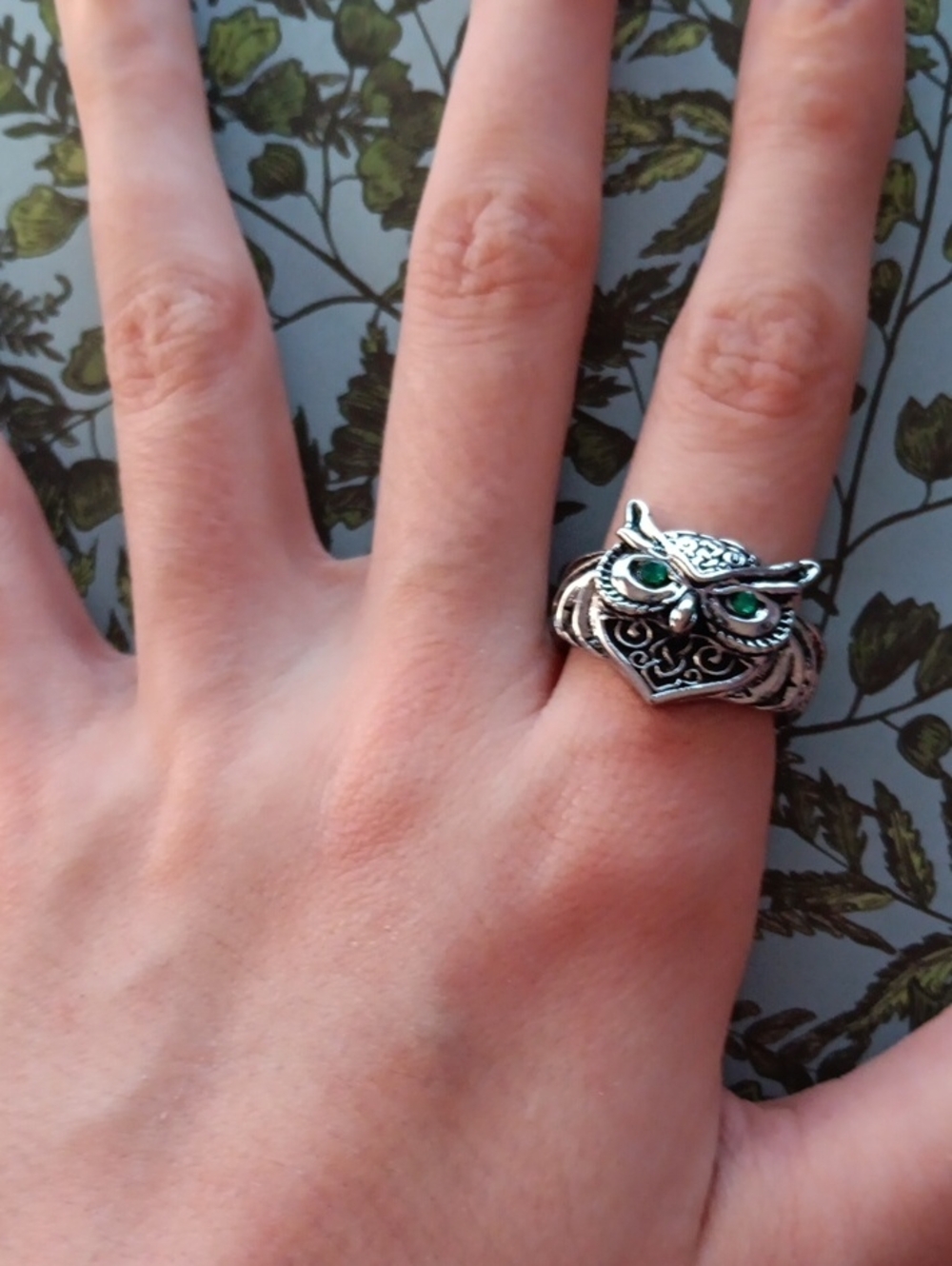 Silver Tone  Intricate Detail Owl🦉 With Green Eyes Ring Size 8.5  New!